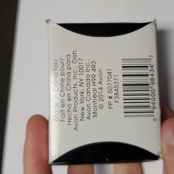 Glamor every day necklace and earring gift set by Avon - Picture 5 of 5